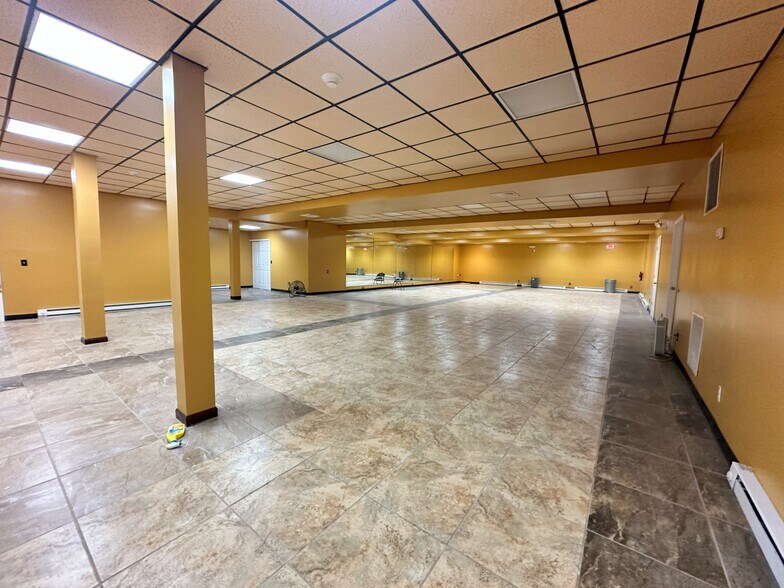 More Photos Of 15-17 Oak St, Patchogue Office Residential For Sale