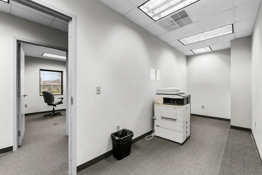 More Photos Of 7200 US-150, Greenville Office For Sale