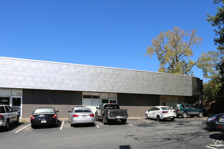 More Photos Of 2135 Defoor Hills Rd NW, Atlanta Light Distribution For Lease