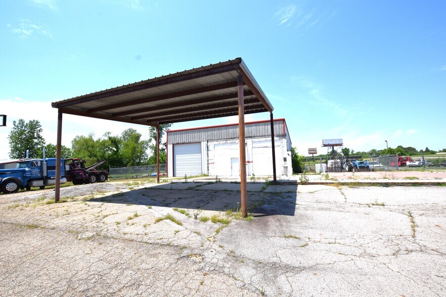 More Photos Of 1400 S Main St, Muldrow Land For Sale