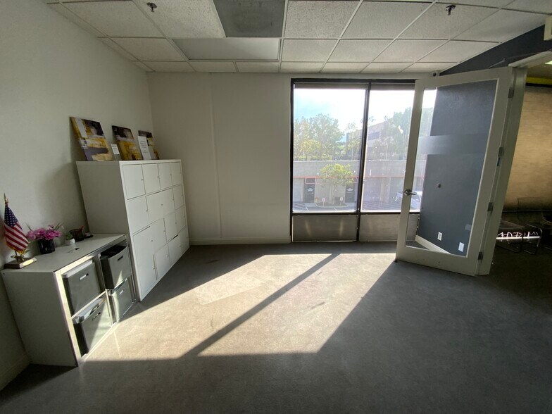 More Photos Of 1750 California Ave, Corona Unknown For Lease