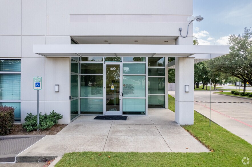 More Photos Of 10245 W Little York Rd, Houston Unknown For Lease