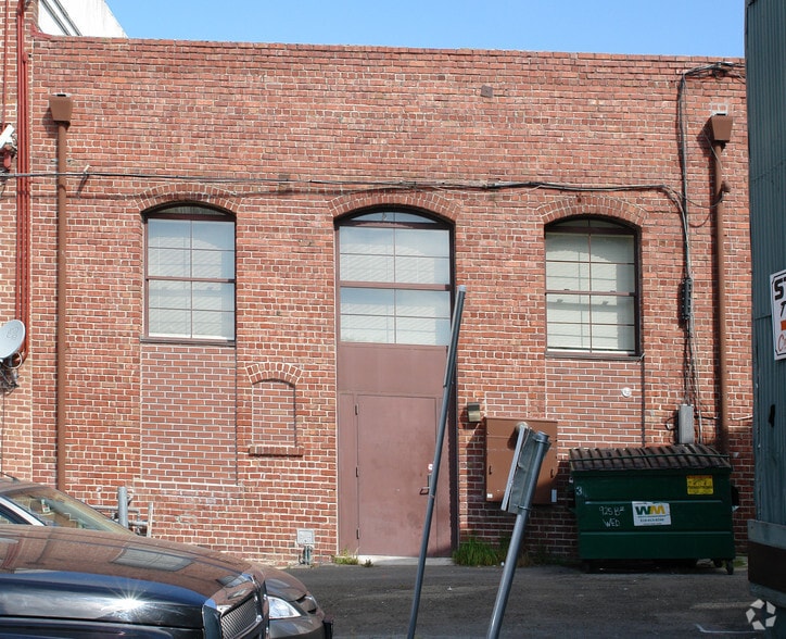 More Photos Of 935 B St, Hayward Storefront For Sale