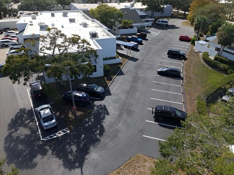 More Photos Of 617 Lakeview Rd, Clearwater Medical For Lease