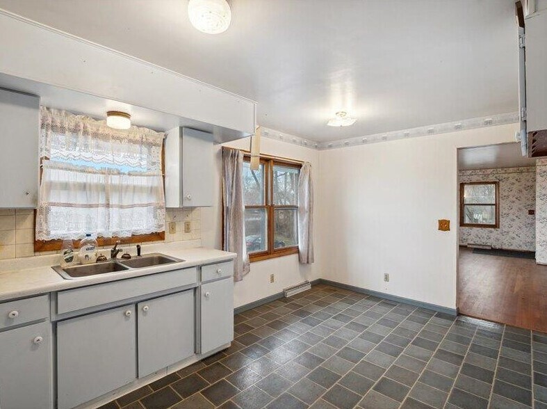 More Photos Of 4946 Page Ave, Michigan Center Medical For Sale