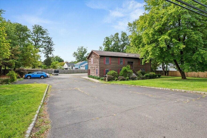 More Photos Of 1924 US Highway 22, Bound Brook Office For Sale