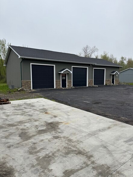 More Photos Of 6304 Moncton Dr, Hamburg Warehouse For Lease