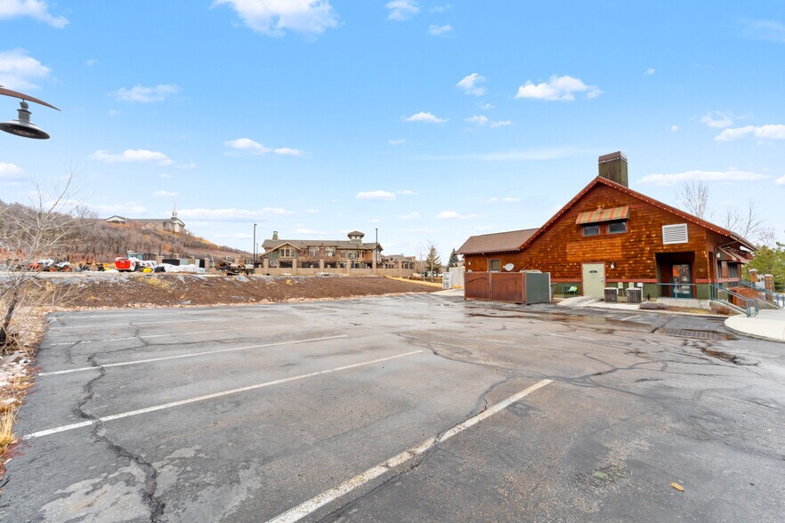 More Photos Of 14886 S Traverse Ridge Rd, Draper Restaurant For Sale