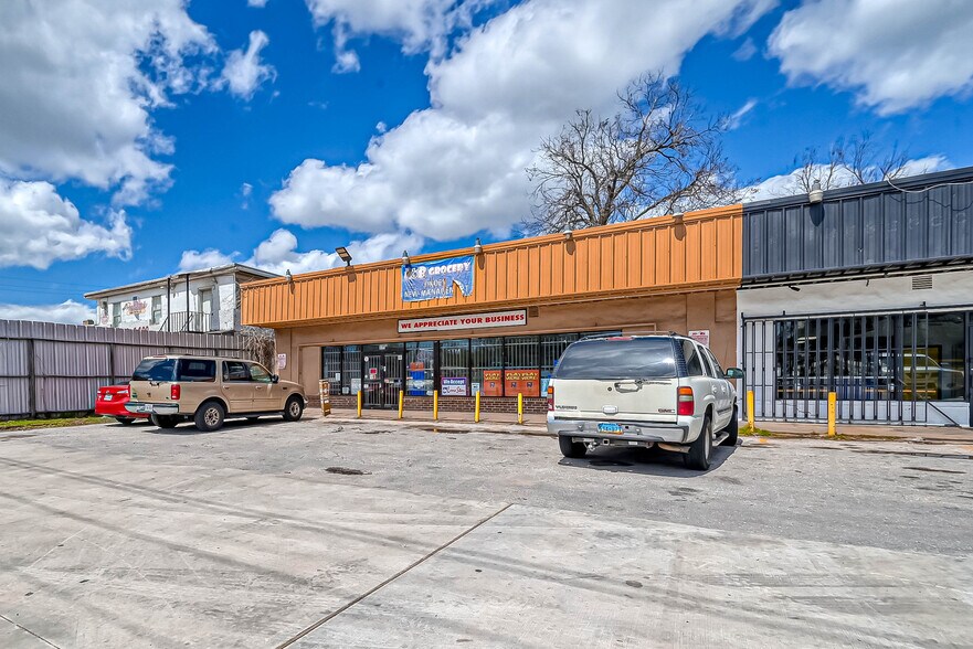 More Photos Of 515 Berry Rd, Houston Freestanding For Lease
