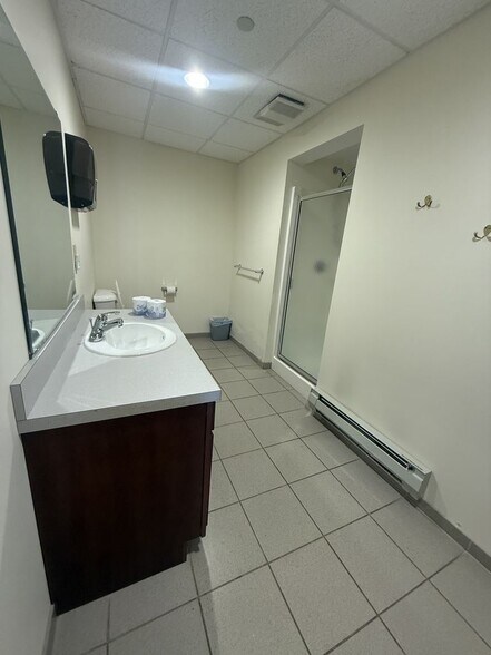 More Photos Of 155 Lafayette Rd, North Hampton Medical For Lease