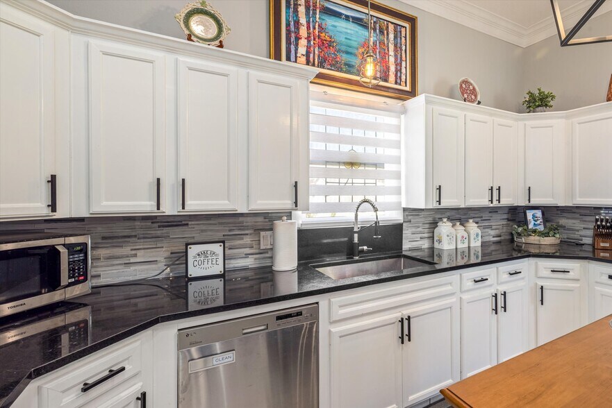 More Photos Of 3216 Ursuline St, Galveston Multifamily For Sale
