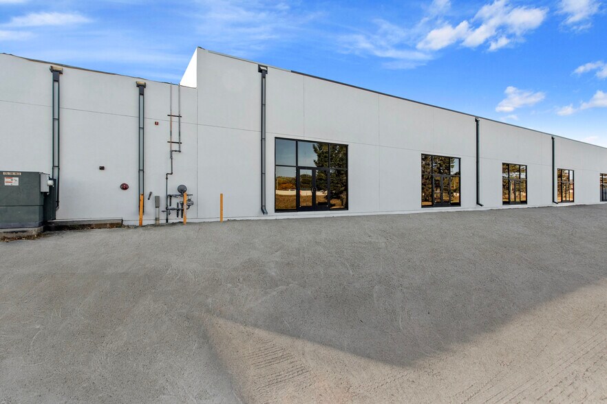 More Photos Of 550-630 Freeport Ave, Elk River Storefront Retail Office For Lease