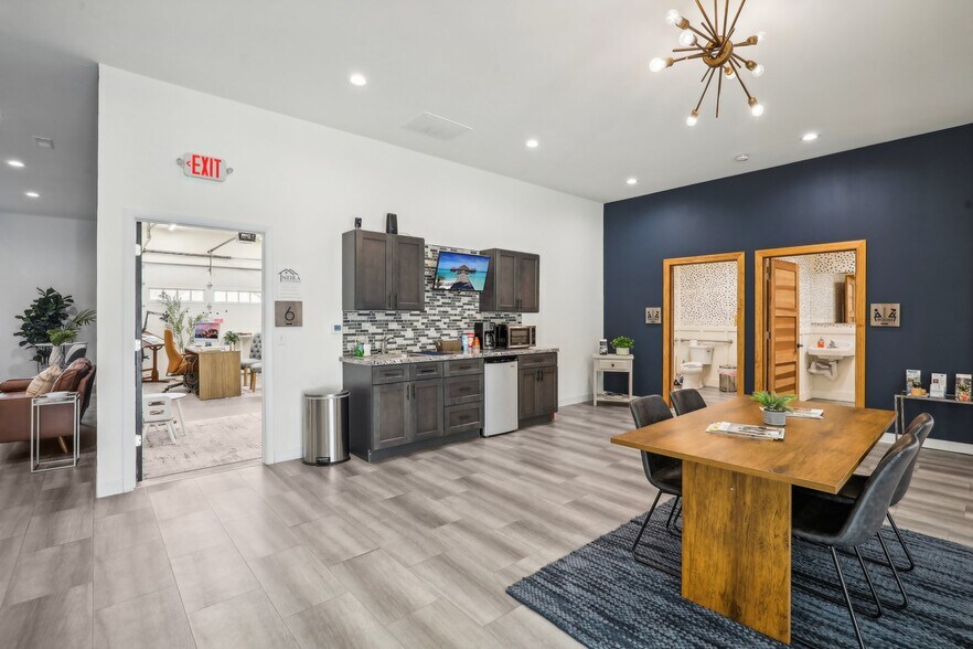 More Photos Of 613 Broadway, Wisconsin Dells Loft Creative Space For Sale