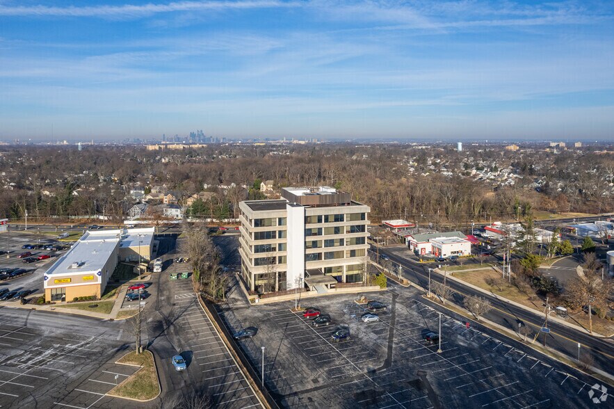 More Photos Of 600 W Cuthbert Blvd, Westmont Office For Sale