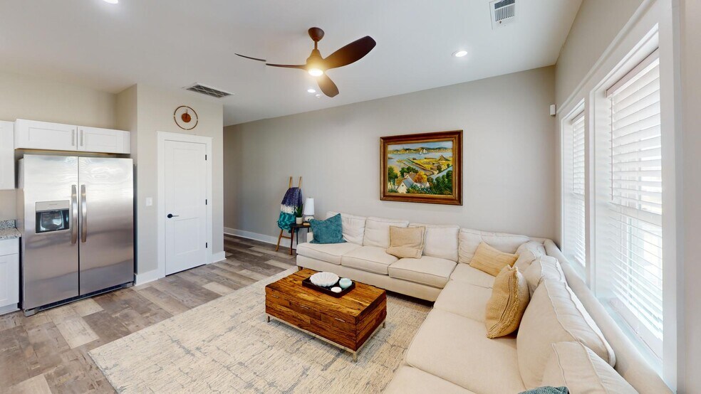 More Photos Of 304 Long Ave, Port Saint Joe Storefront Retail Residential For Sale