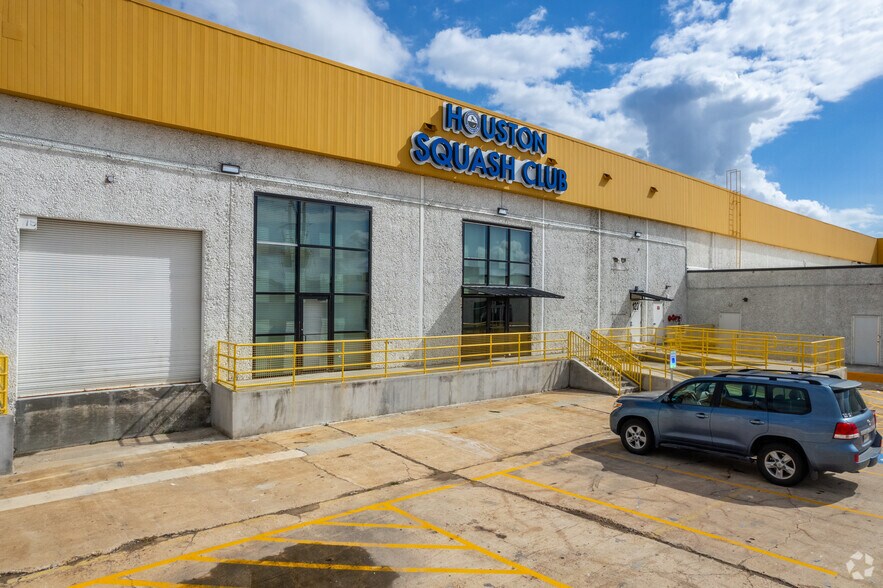 More Photos Of 1530 W Sam Houston Pky N, Houston Coworking Space