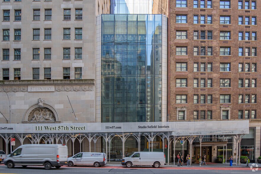 More Photos Of 111 W 57th St, New York Apartments For Lease