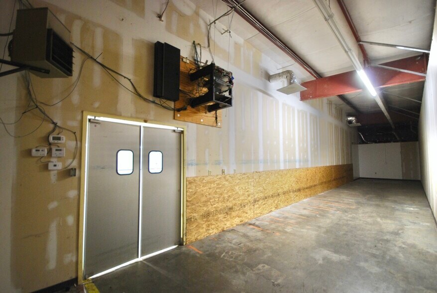 More Photos Of 220-224 N Royal St, Jackson Storefront For Sale