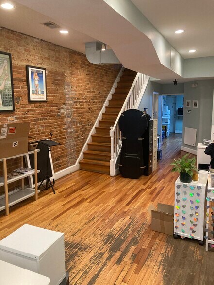 More Photos Of 909 U St NW, Washington Storefront Retail Office For Sale