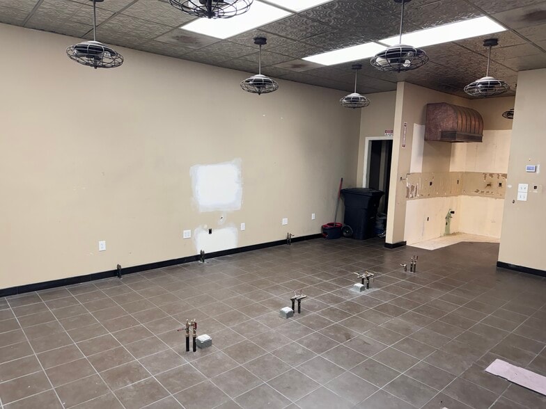 More Photos Of 109 N 5th St, Redlands Storefront For Lease