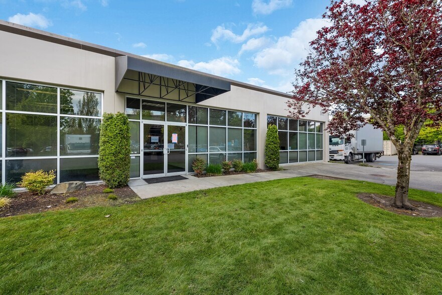 More Photos Of 801 SW 16th St, Renton Distribution For Lease