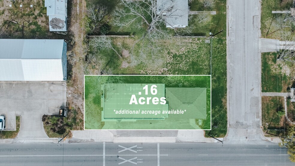 More Photos Of 305 N Laurent St, Victoria Flex For Sale