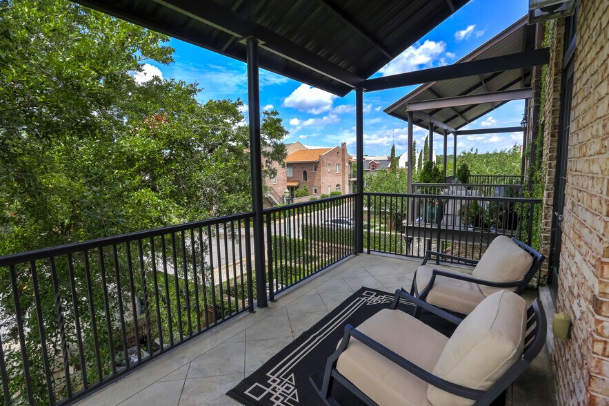 More Photos Of 45 S 9th Ave, Pensacola Office Residential For Sale
