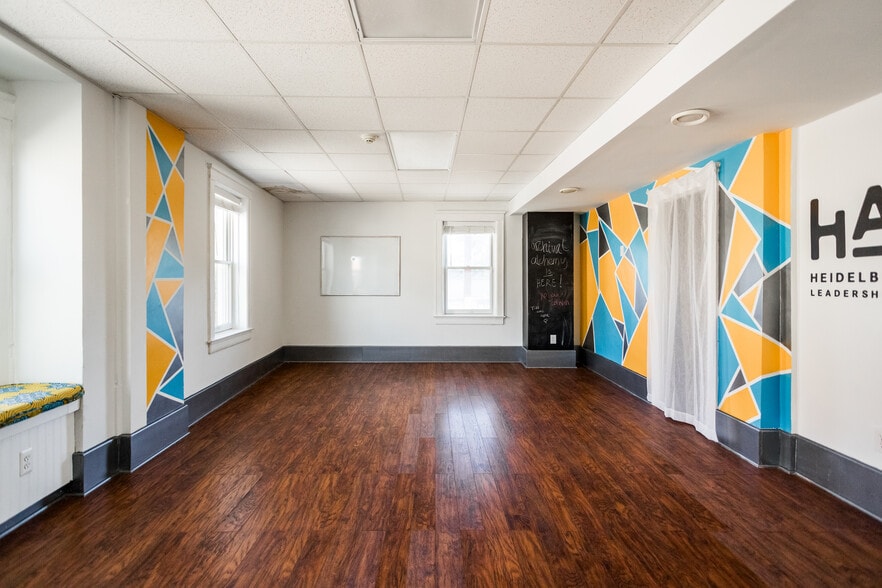 More Photos Of 3442 McDougall St, Detroit Office For Sale