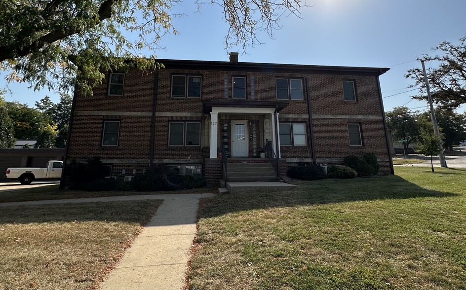 Primary Photo Of 117 Rapids Ave SW, Cedar Rapids Apartments For Sale