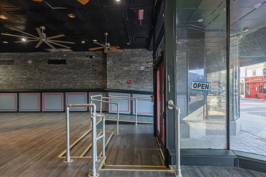More Photos Of 102 Main St, Nyack Storefront Retail Residential For Lease