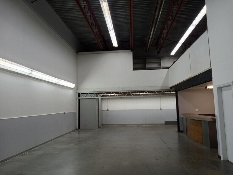 More Photos Of 13325 115th Ave, Surrey Light Manufacturing For Lease