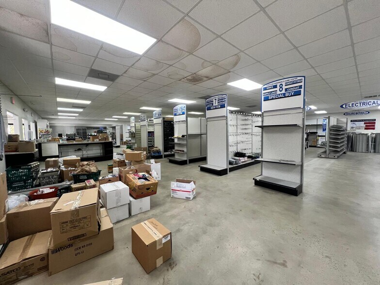 More Photos Of 1314 N Van L Mungo Blvd, Pageland Storefront Retail Office For Sale