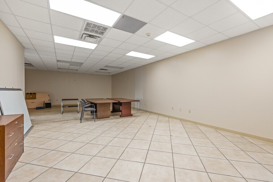 More Photos Of 1016 N Cruse Ave, Broussard Warehouse For Sale