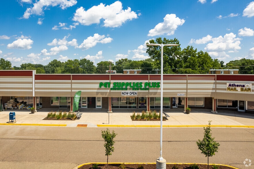 More Photos Of 10855 University Ave NE, Blaine Unknown For Lease