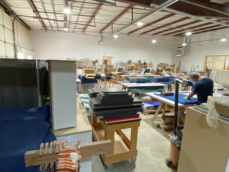 More Photos Of 913 E 75th Ave, Denver Unknown For Lease