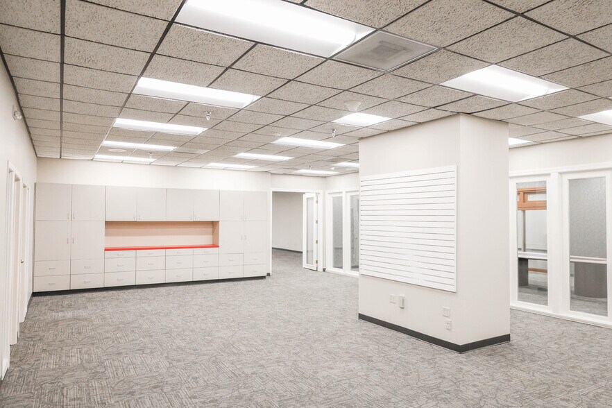 More Photos Of 2001 1st Ave N, Fargo Warehouse For Lease