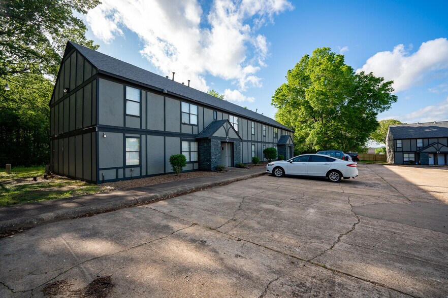 More Photos Of 1906 W Matthews Ave, Jonesboro Apartments For Sale