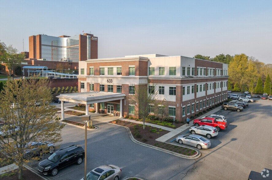More Photos Of 633 Brookdale Dr, Statesville Medical For Lease
