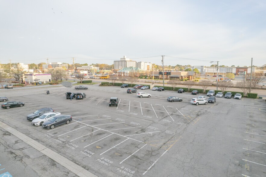 More Photos Of 4565 Virginia Beach Blvd, Virginia Beach Office For Lease