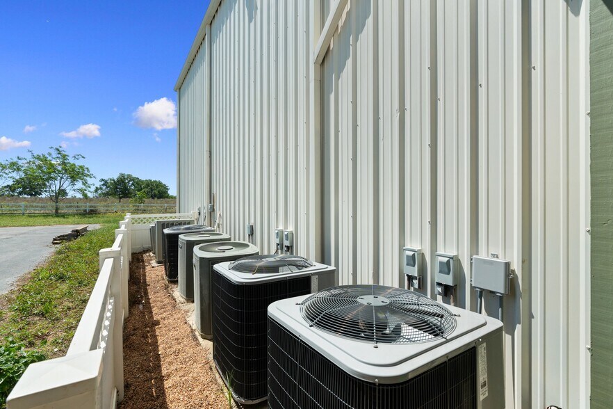 More Photos Of 26069 Springer Cemetary Rd, Hockley Flex For Sale