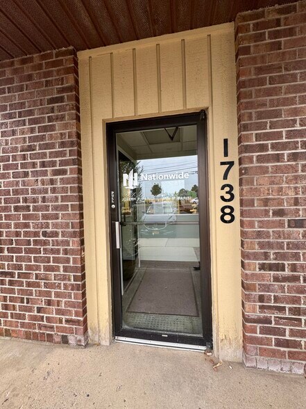 More Photos Of 1724-1742 E Ridge Rd, Rochester Medical For Sale