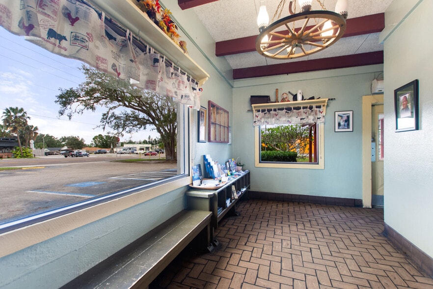 More Photos Of 3000 Cypress Gardens Rd, Winter Haven Restaurant For Sale