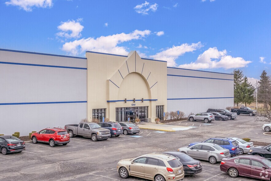 More Photos Of 1340 E Dayton Yellow Springs Rd, Fairborn Distribution For Lease