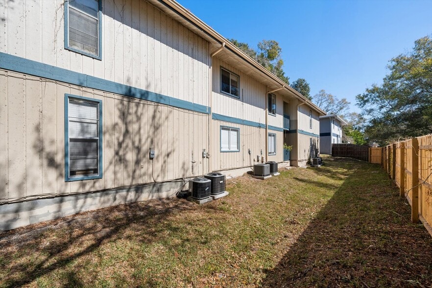 More Photos Of 1113 Ohio Ave, Dunedin Apartments For Sale