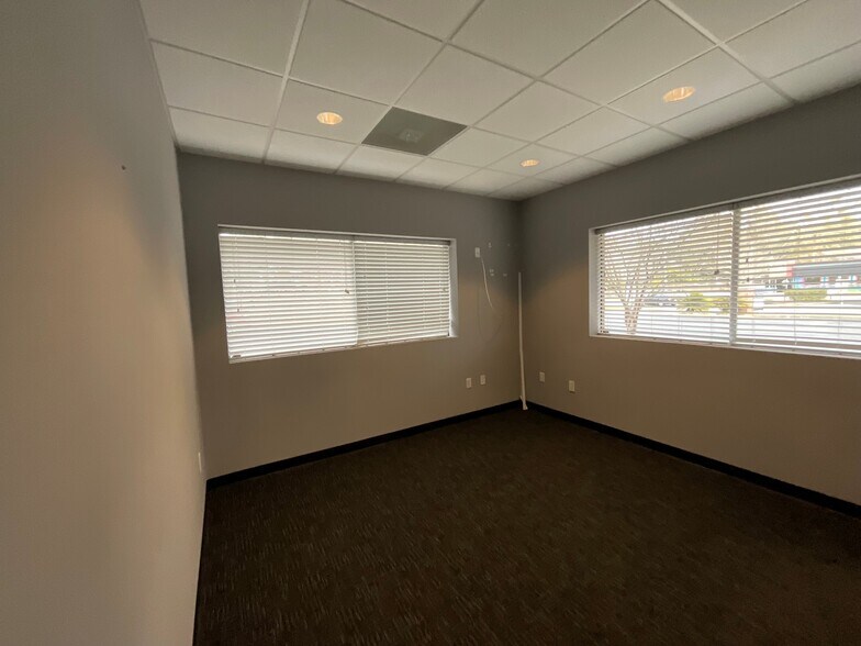 More Photos Of 930 Thomasville Rd, Tallahassee Office For Lease