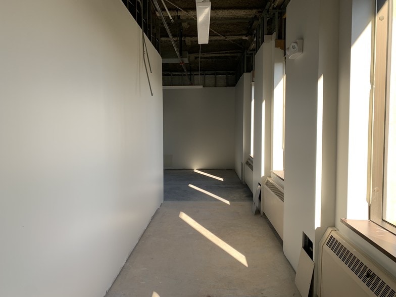 More Photos Of 4 Plaza Way, Fairhaven Bank For Lease
