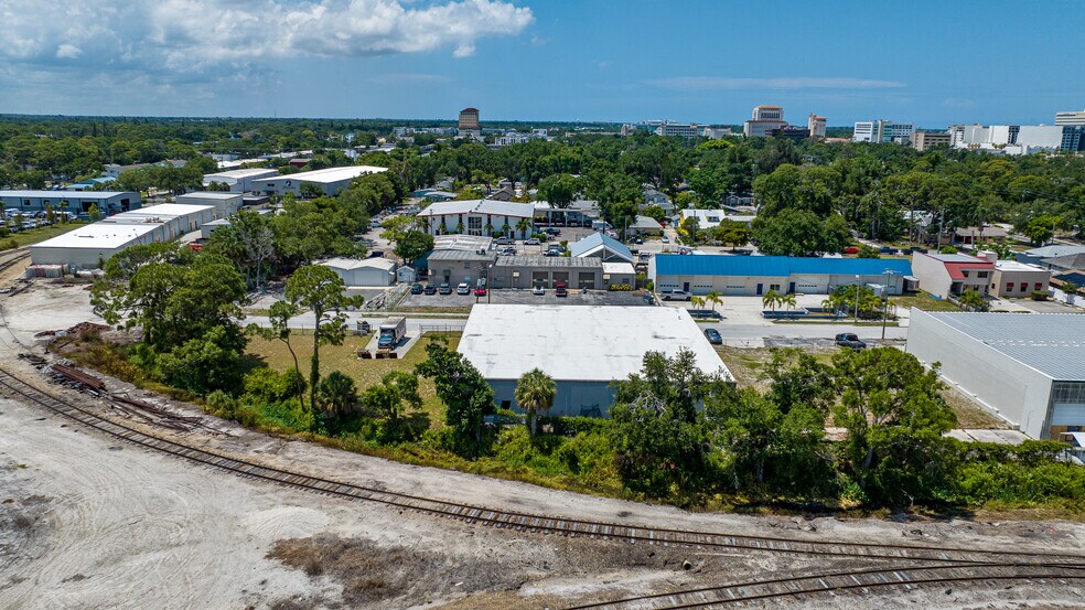 More Photos Of 2169 10th St, Sarasota Warehouse For Sale
