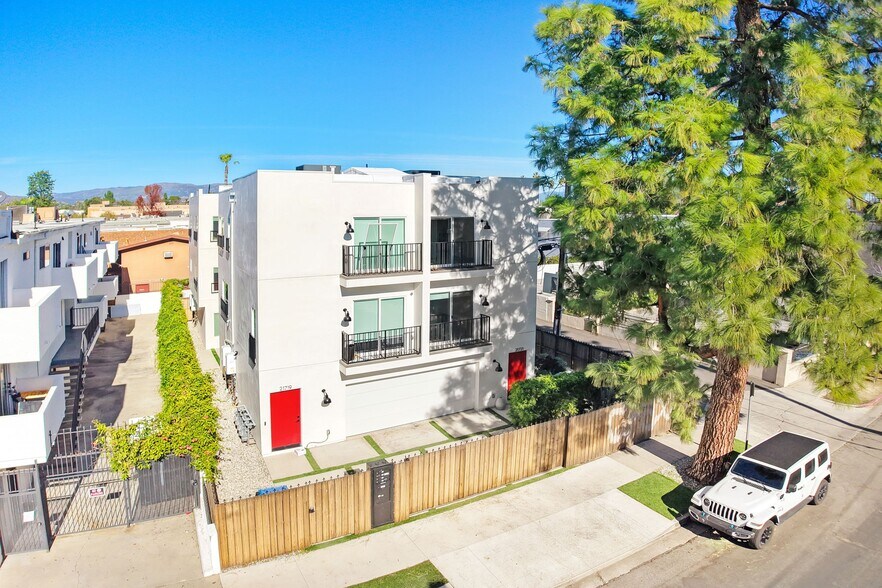 More Photos Of 21721 Hart St, Canoga Park Apartments For Sale