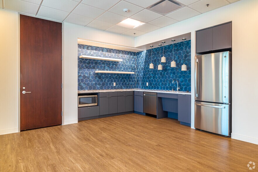 More Photos Of 2600 N Central Expy, Richardson Office For Lease