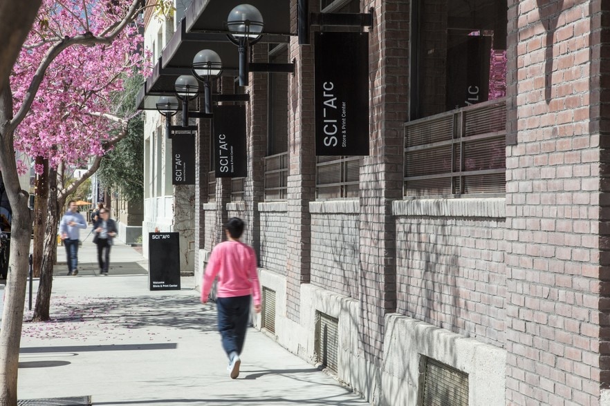 More Photos Of 300 S Santa Fe Ave, Los Angeles Apartments For Lease